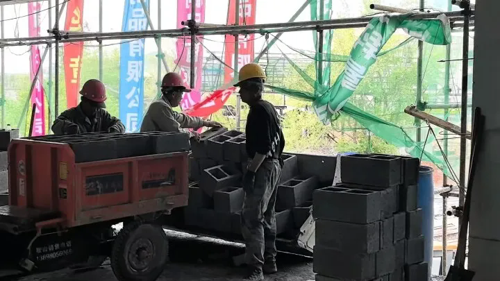 PG电子网站鞍山：项目建立“加快率” 提早竣工拓产能(图2)